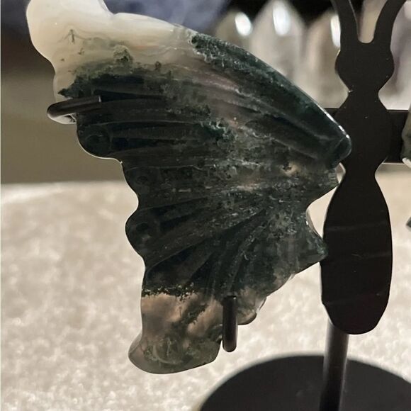 Moss Agate Butterfly Wing 2.2” Set 56g With Stand - Picture 6 of 8